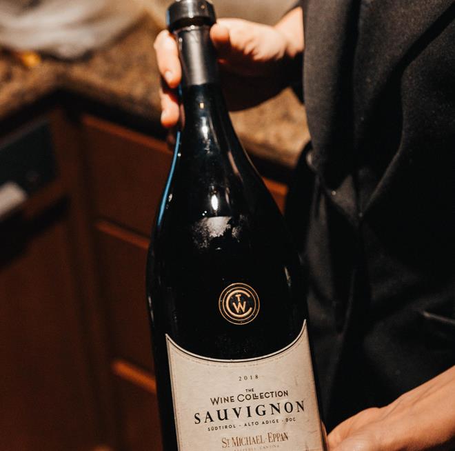 Una bottiglia di vino