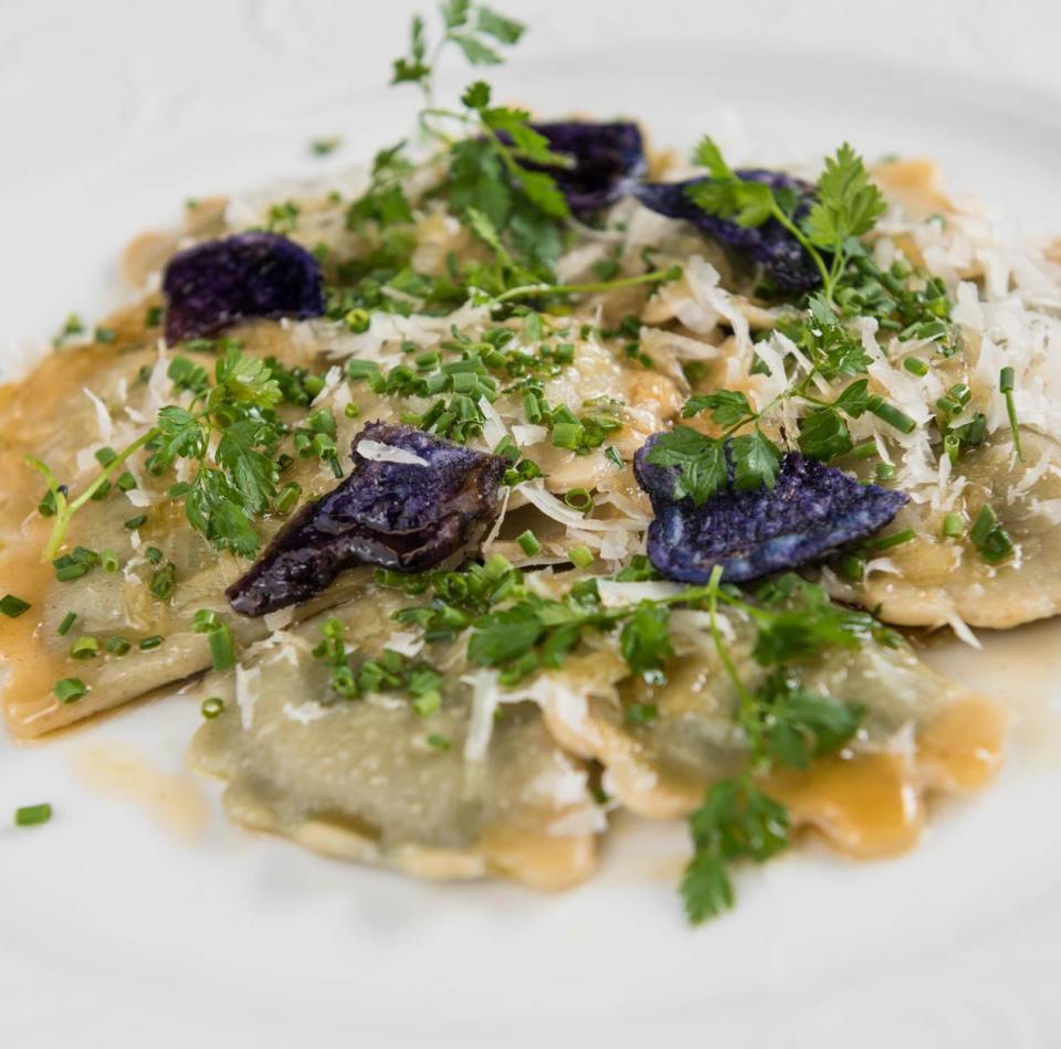 Un piatto servito con eleganza