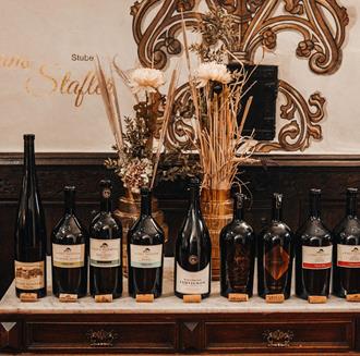 diverse bottiglie di vino