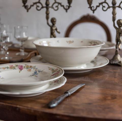 Una tavola apparecchiata