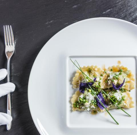 Ein kunstvoll angerichtetes Gericht