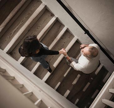 Un uomo e una donna nell'Hotel Stafler