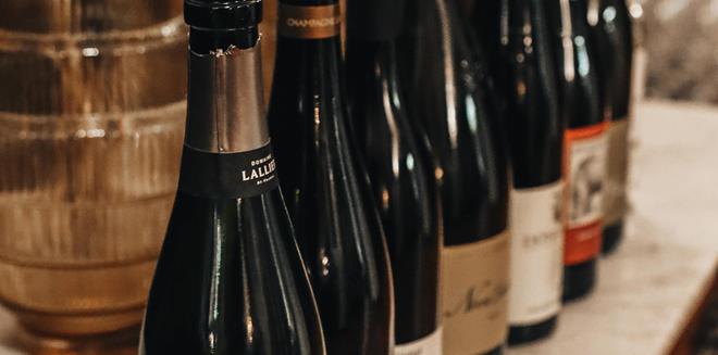 Diverse bottiglie di vino