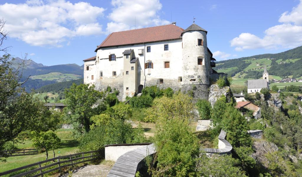 Castello di Rodengo