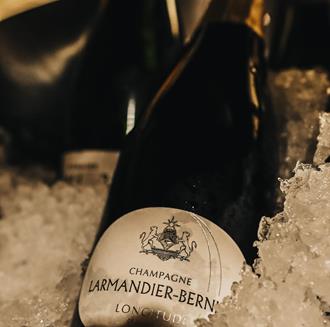 Eine Flasche Champagner