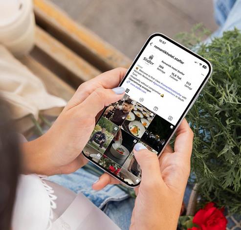 social-wall-mockup-stafler