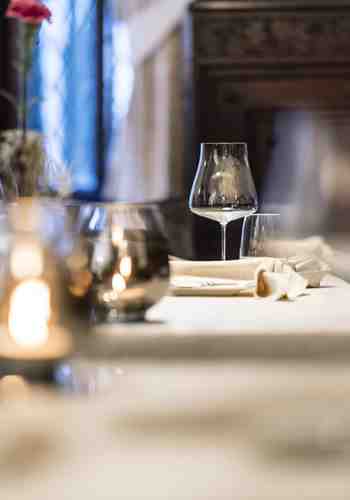 Ein gedeckter Tisch im Hotel Stafler