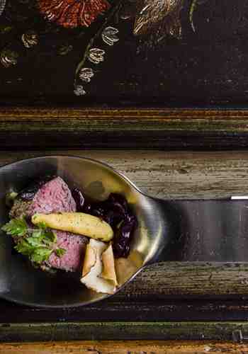 Ein meisterhaft präsentiertes Gericht